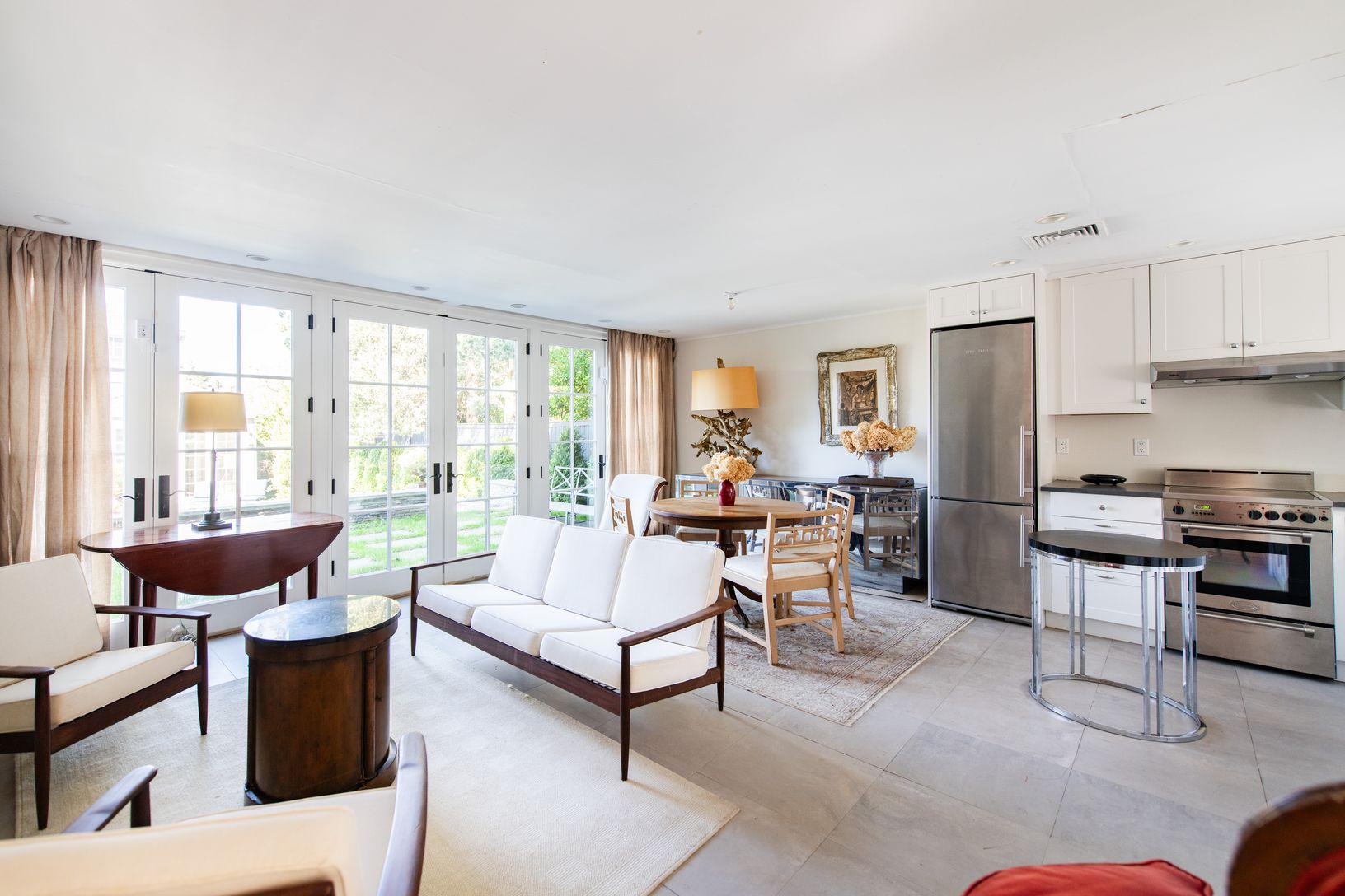  Cottage's living area