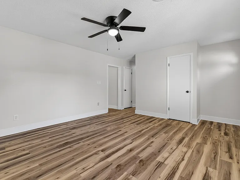 137 Grange St — Photo 7