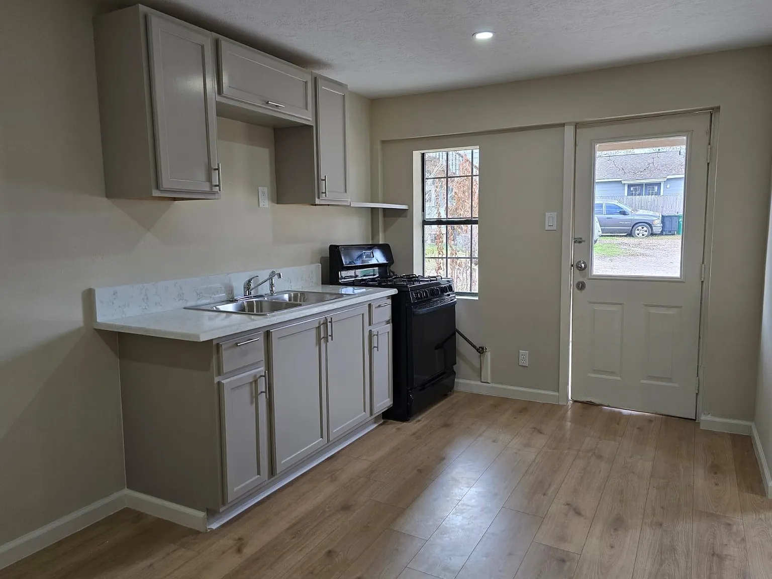 1 bed, 1.0 bath, $775 — Photo 1