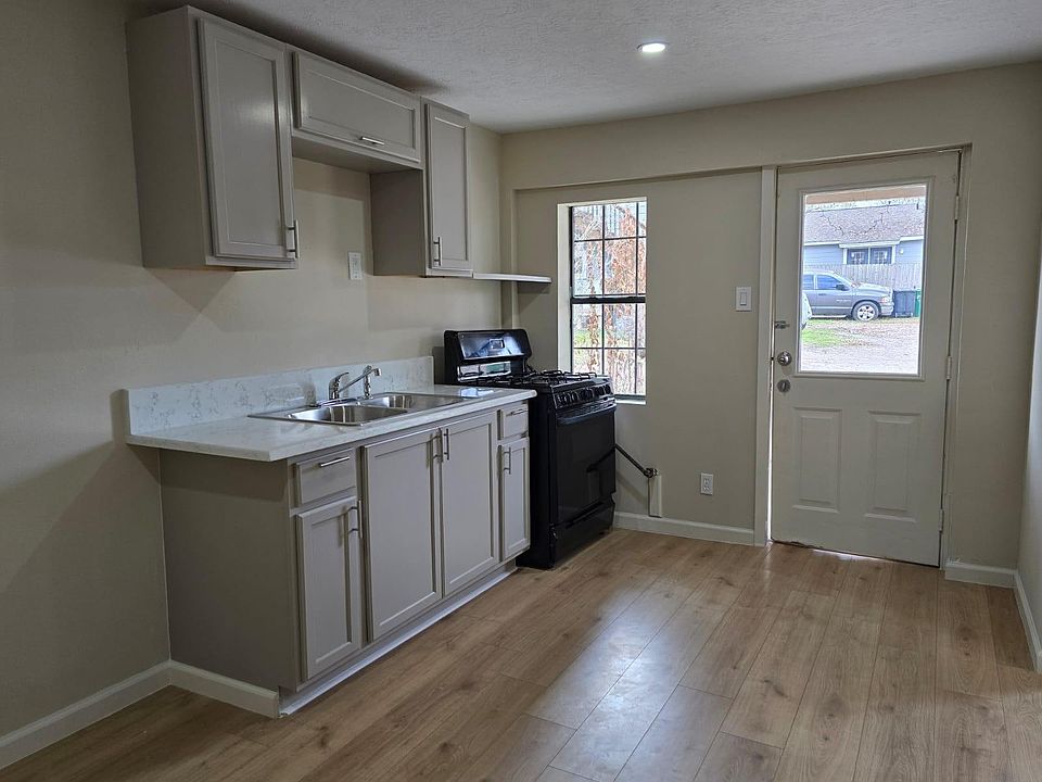1st image of 1723 Alta Vista St APT B