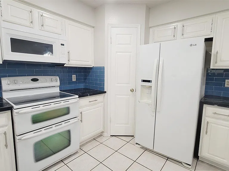 16002 Maple Acres Ct — Photo 7