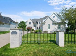 3120 Stone Wall Rd, Maumee, OH 43537