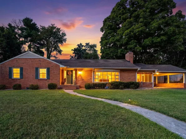 308 Rainbow Dr, Staunton, VA 24401