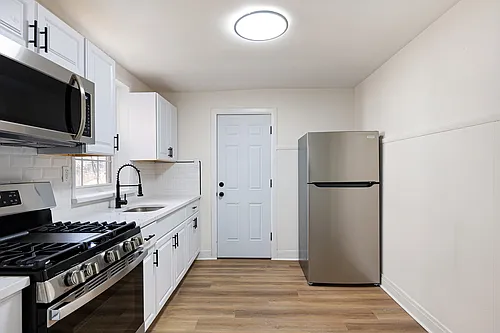 19 Denham Ave Photo 1