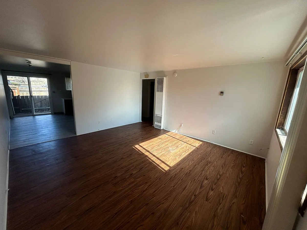Building Photo - 1501 Arthur St #2