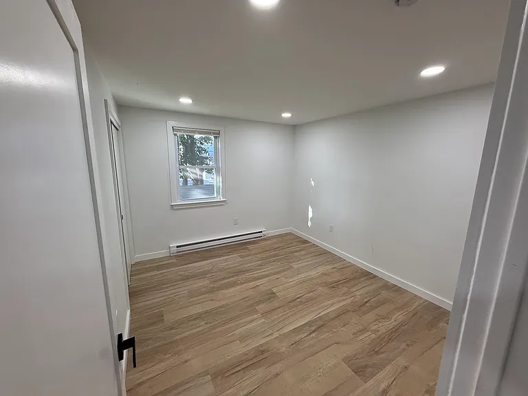 35 Hooker St #2 — Photo 8