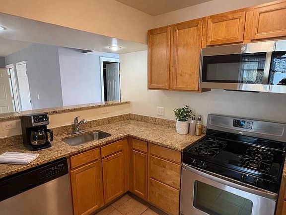 3rd image of 7514 Hawthorne St APT 4