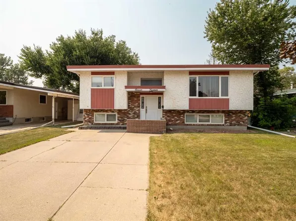 1114 E Great Lakes Rd S, Lethbridge, AB T1K 3N6
