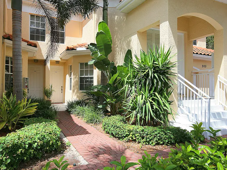 900 Lambiance Cir — Photo 18