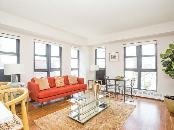 3rd image of 27 Albany Ave APT 502