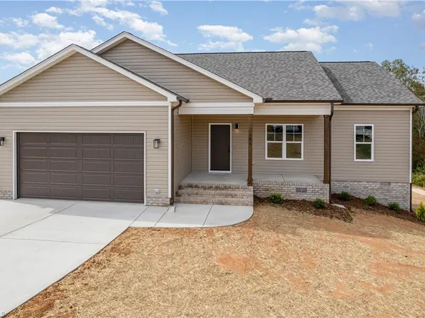 154 Knight Farm Rd, Stokesdale, NC 27357