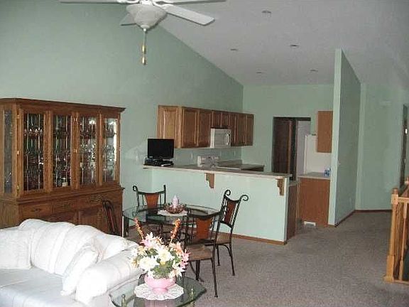 5th image of 4442 Saratoga Ct