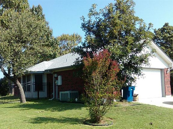2nd image of 1004 Kim Ave