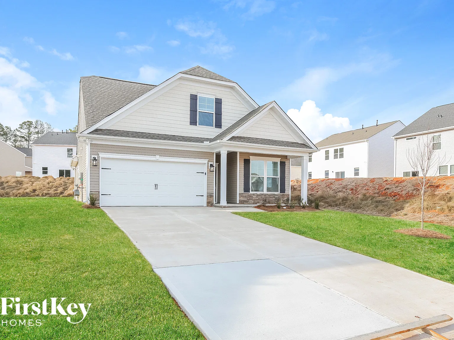 4 bed, 3.0 bath, 2025 sqft, $2,160 — Photo 2