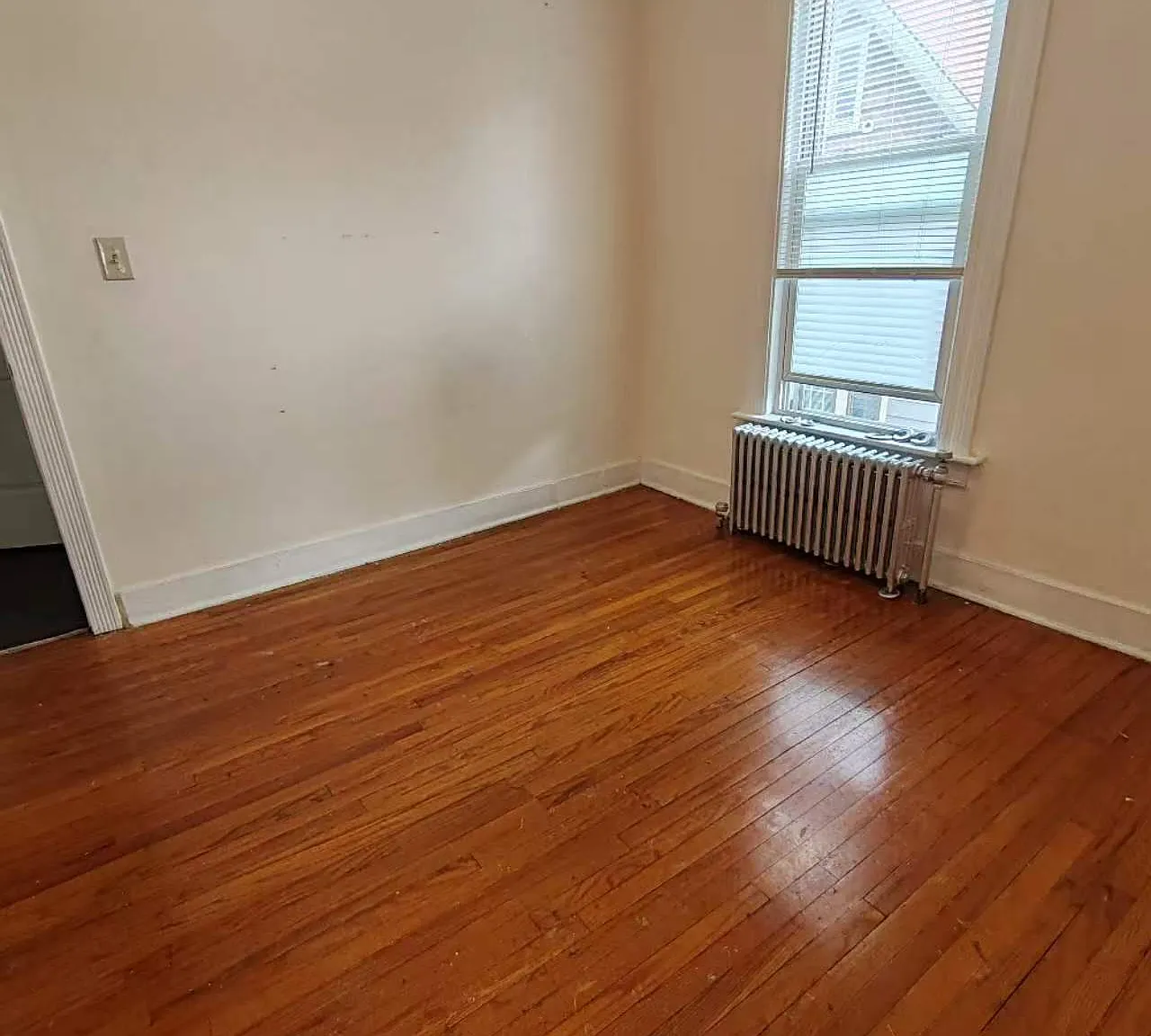 3 bed, 1100 sqft, $1,250 — Photo 4
