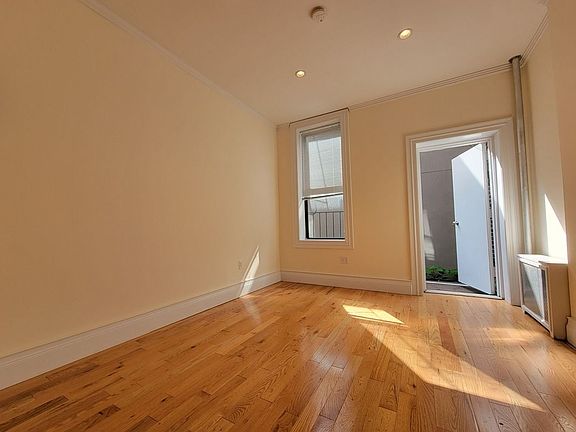 2nd image of 301 10th Ave APT 1D