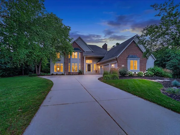 W162N7406 Tamarack TRAIL, Menomonee Falls, WI 53051