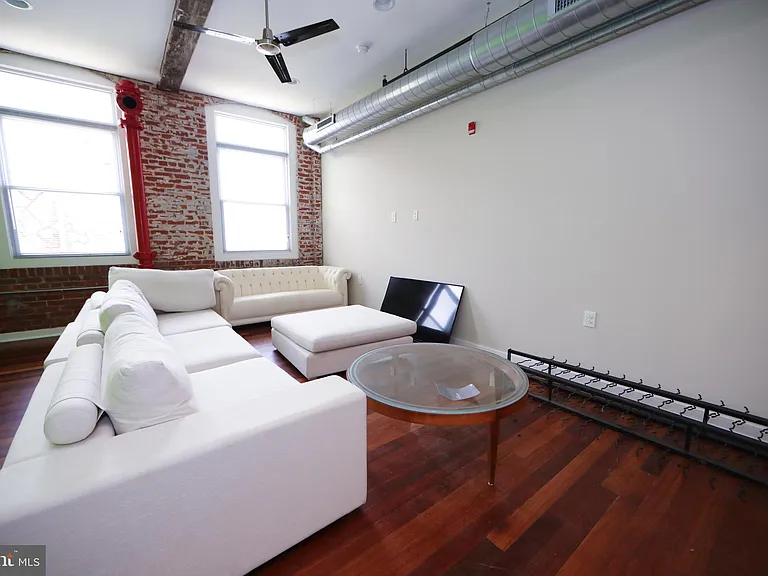 3450 J St #113 — Photo 2