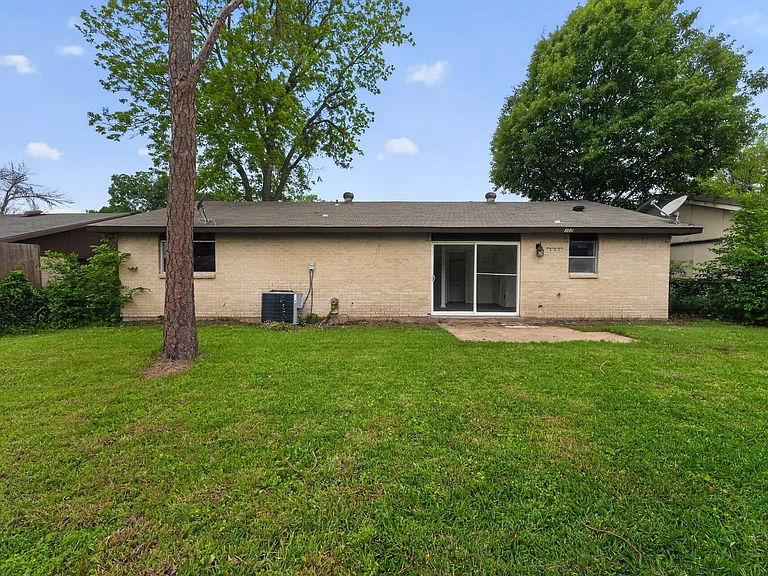 302 Independence Dr — Photo 27