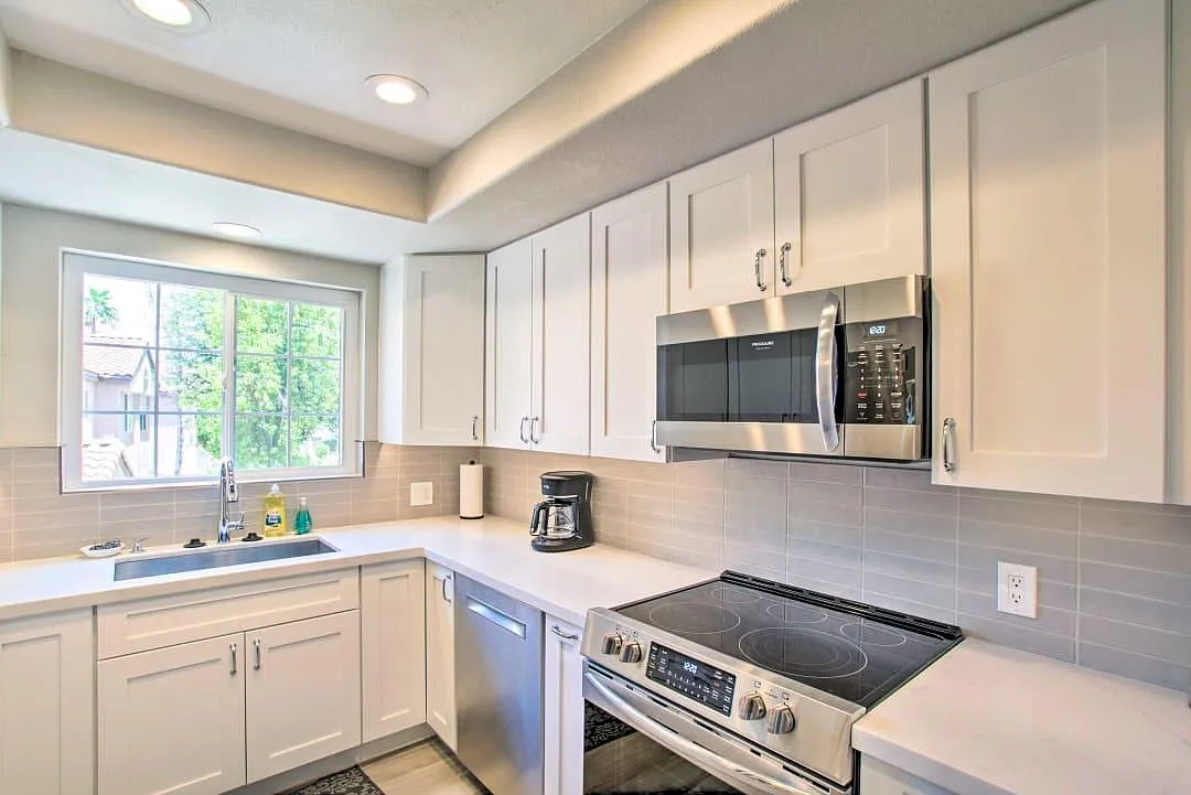 2 bed, 1100 sqft, $1,900 — Photo 4