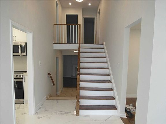 4th image of 134 Oxford St