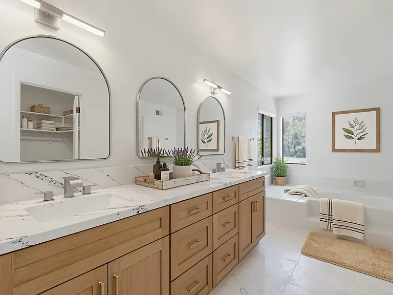 4215 Balcony Dr — Photo 32