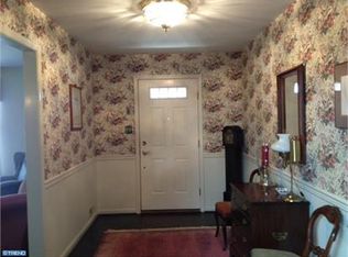 588 Sentinel Rd, Moorestown, NJ 08057