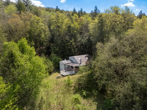 509 Thunder Rd, Hancock, NY 13783