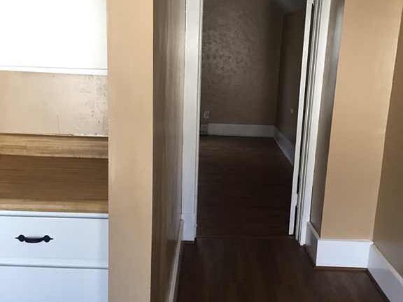 3rd image of 606 1/2 W King St