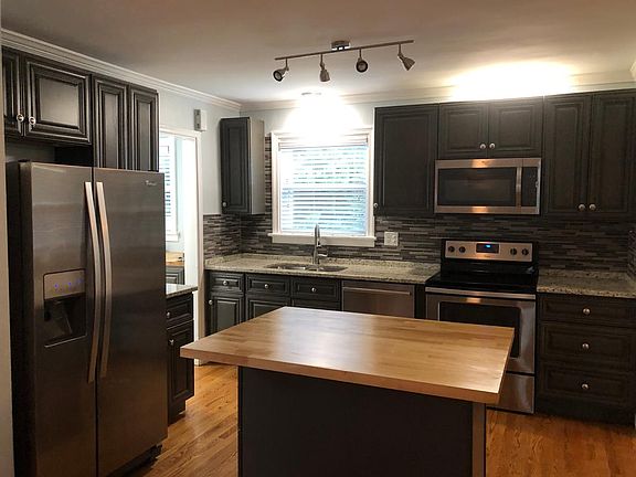 2nd image of 527 Willowtree Dr