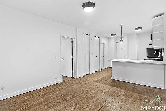 5th image of 116 Thompson St APT 3a