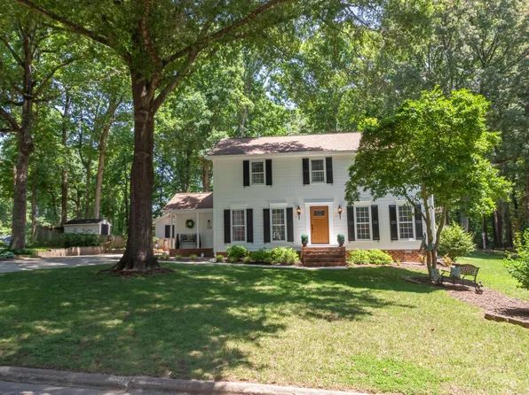 1301 Ravenhurst Dr, Raleigh, NC 27615