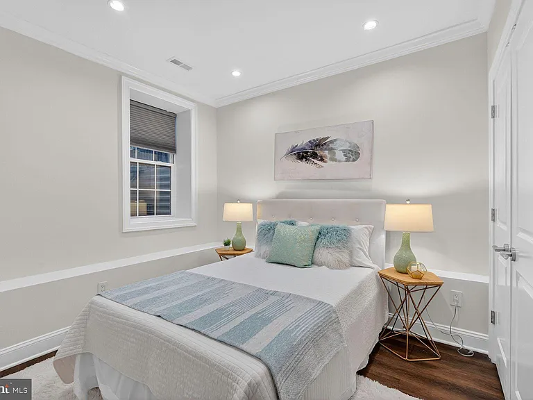 600 Harvard St NW #1 — Photo 28