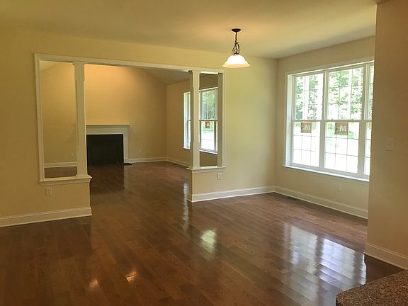 3rd image of 144 Florence Dr