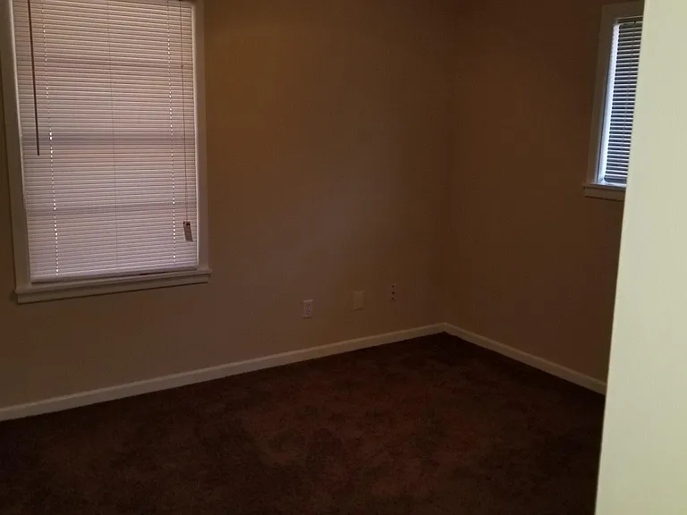 908 Cherryhill St — Photo 12