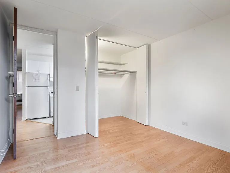 622 W Wellington Ave #8 — Photo 8
