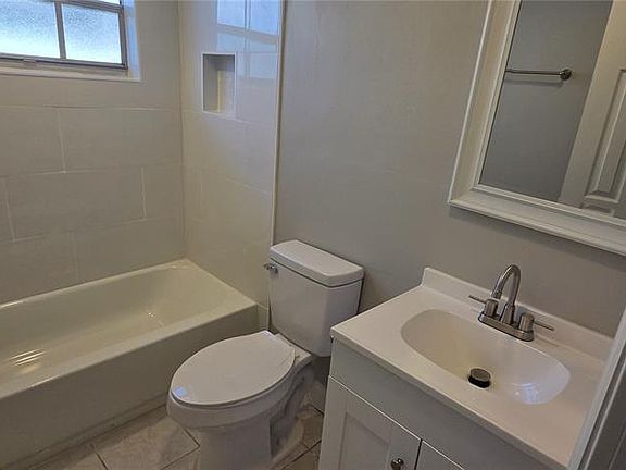 4th image of 4141 STRATFORD DRIVE #A