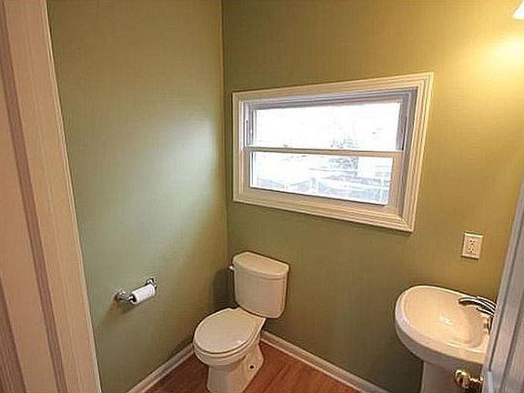 4th image of 439 Fuller Ave SE