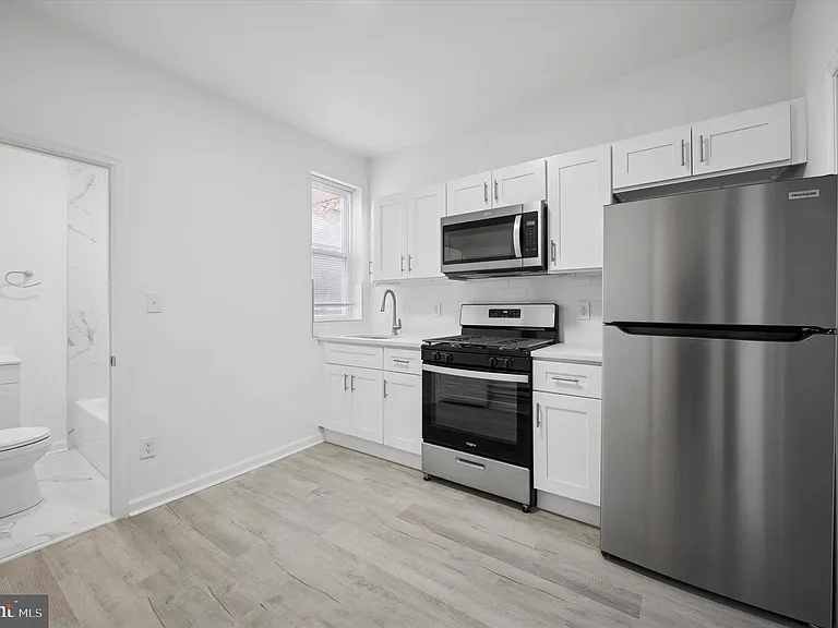 1418 W Erie Ave #4 — Photo 2