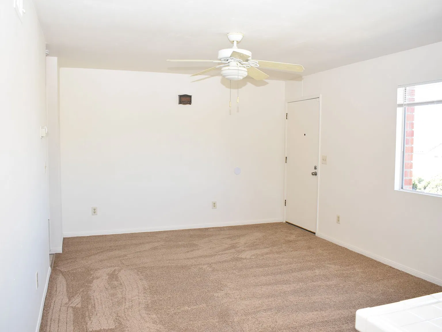 3546 Ray Street — Photo 4