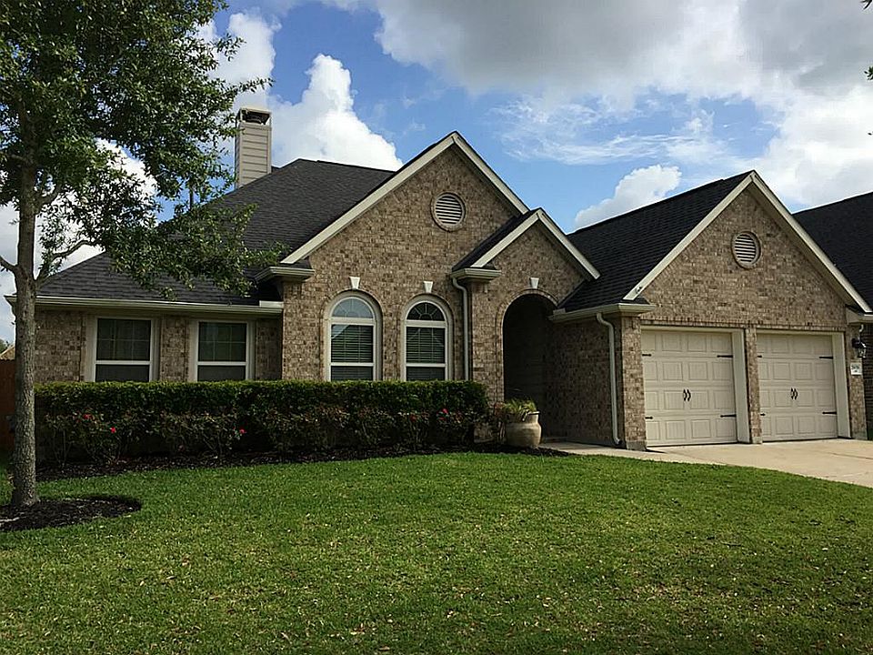 1st image of 28018 Everett Knolls Dr