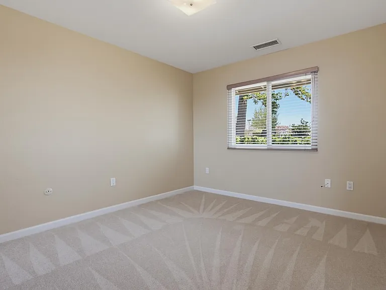 2039 Lemon Ave — Photo 23
