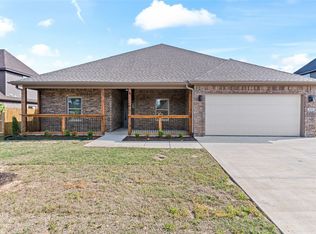 325 Ryder St, Gentry, AR 72734