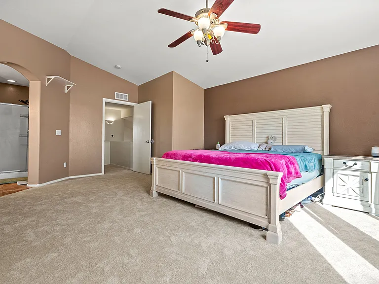 3299 E Boston St — Photo 37