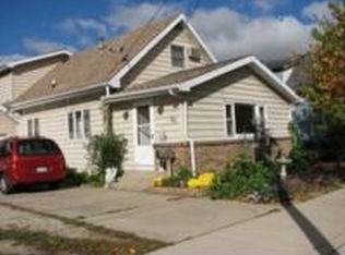 211 Willow Ave, Joliet, IL 60436