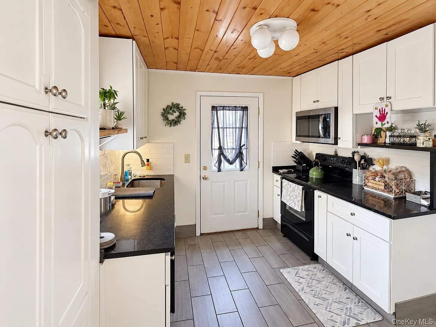 2 bed, 1.0 bath, 728 sqft, $2,250 — Photo 2