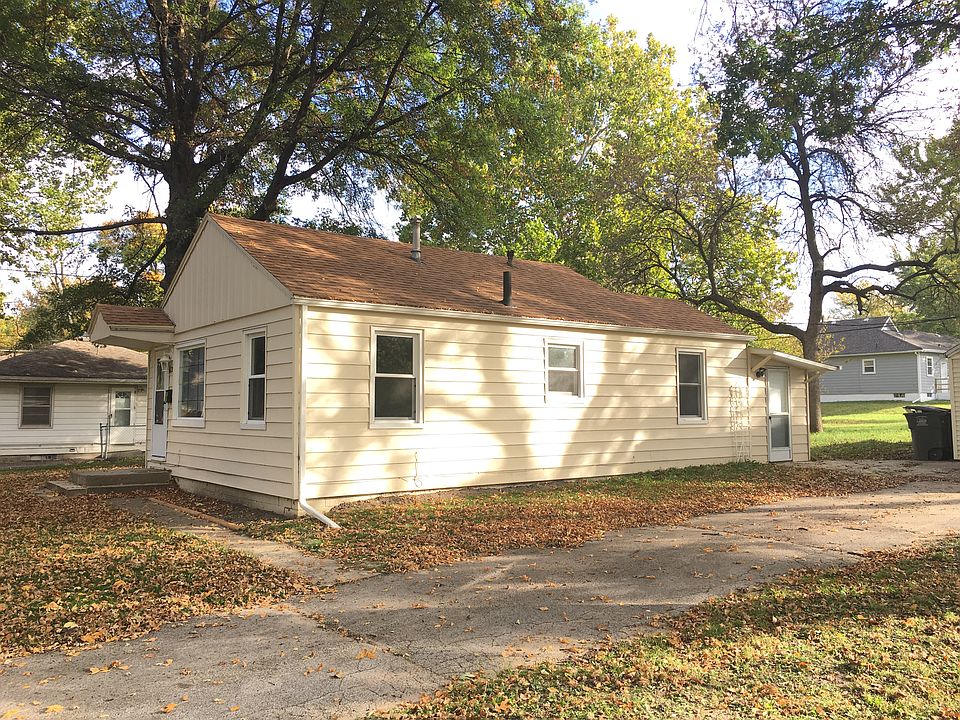 Cute North Side Bungalow 