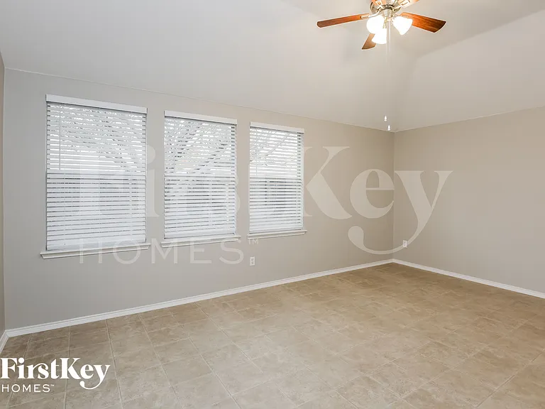 1829 Canvasback — Photo 12