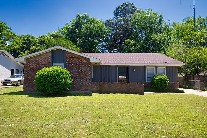 1st image of 6004 Pinebrook Dr