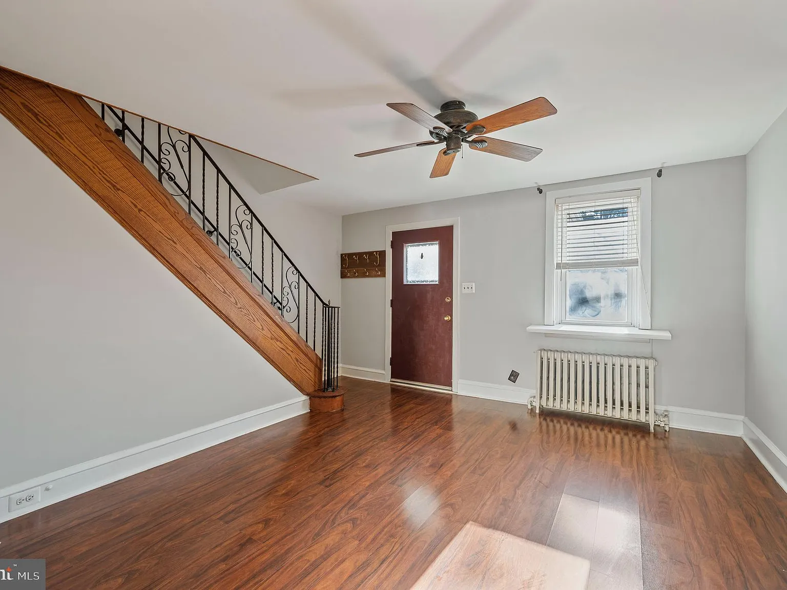 3 bed, 900 sqft, $2,099 — Photo 4